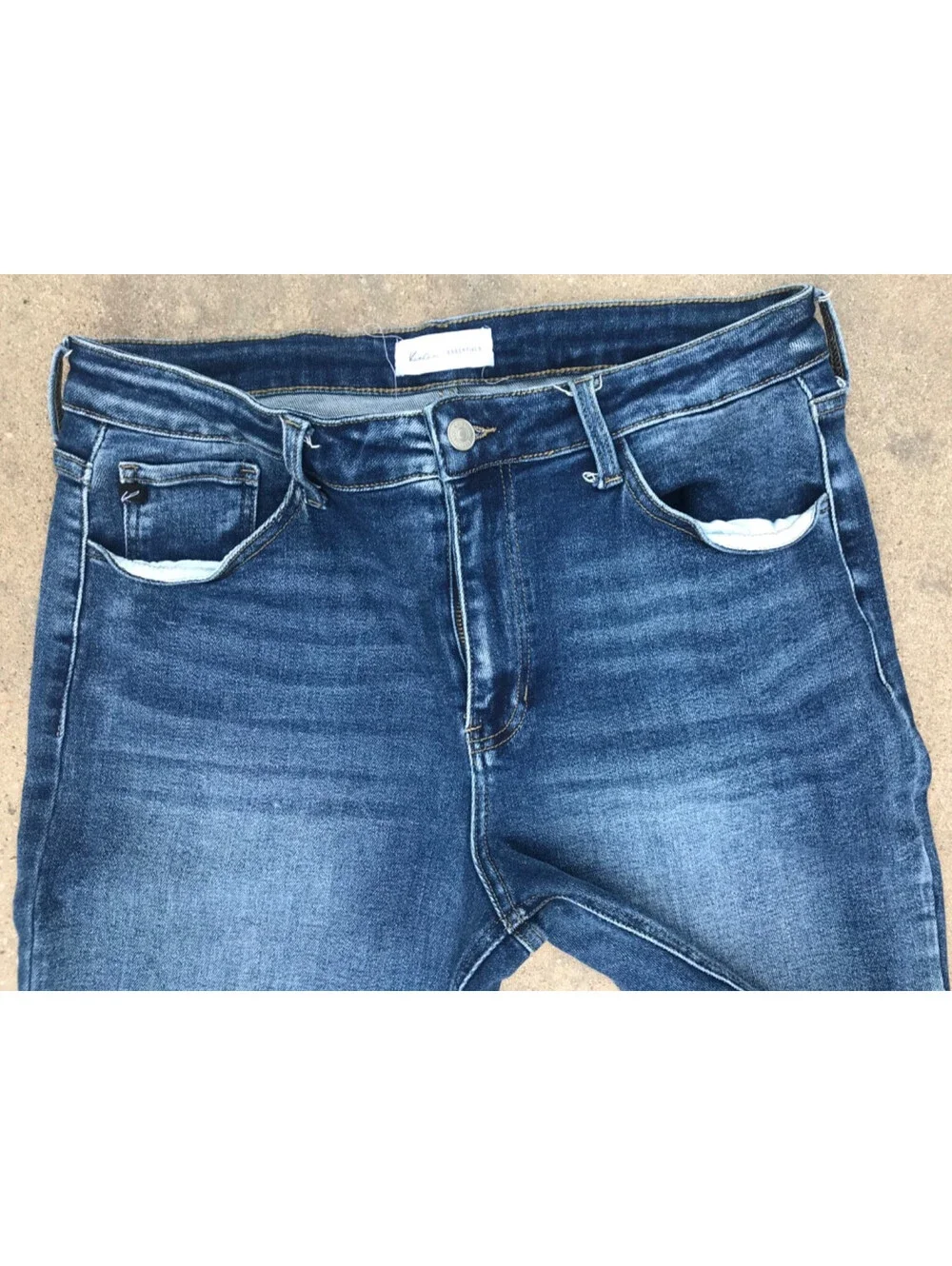 Carlin KanCan Blue Denim Jeans  15/31 Medium Wash Lite Fade on Thighs and Butt